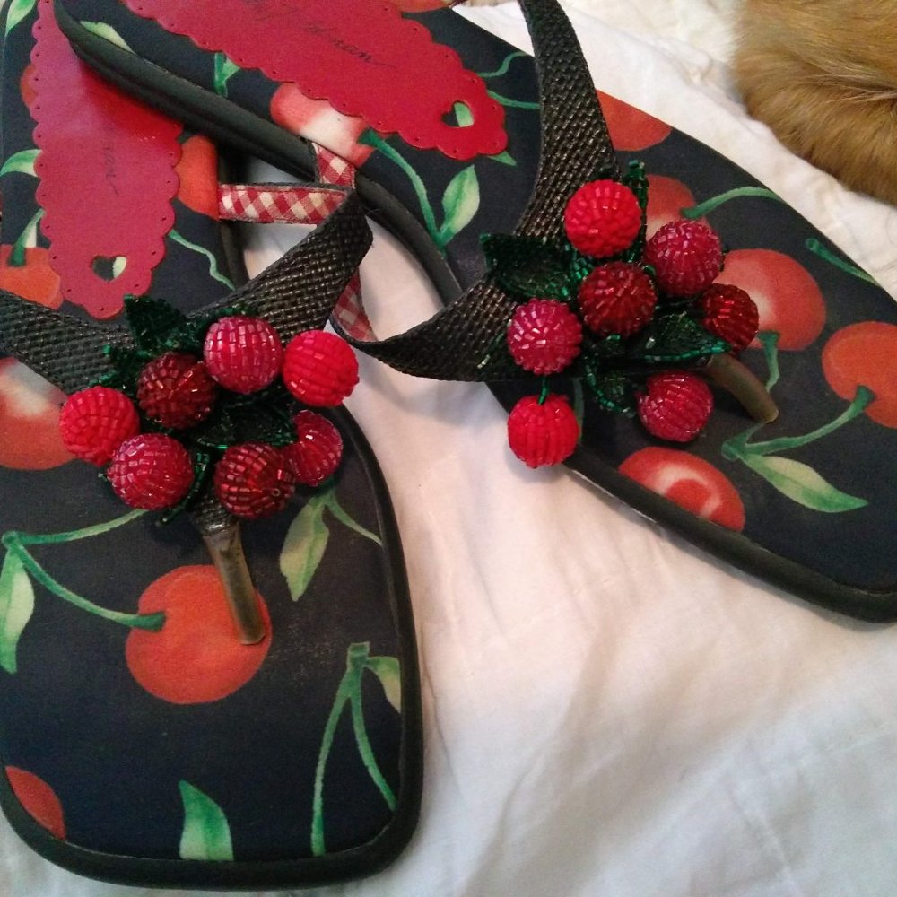 Beverly Feldman sandals thongs beaded cherries 9W